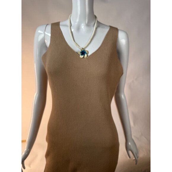 Vintage Shell & Bead Necklace With Hand-Painted Blue Floral Pendant - Picture 4 of 16